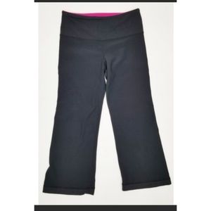Lululemon black Capri yoga pants sz 2